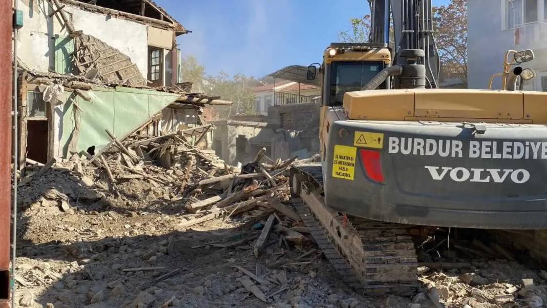 Burdur’da İki Günlük Yıkım Gerilimi! Kiracı Yine İtiraz Etti 3